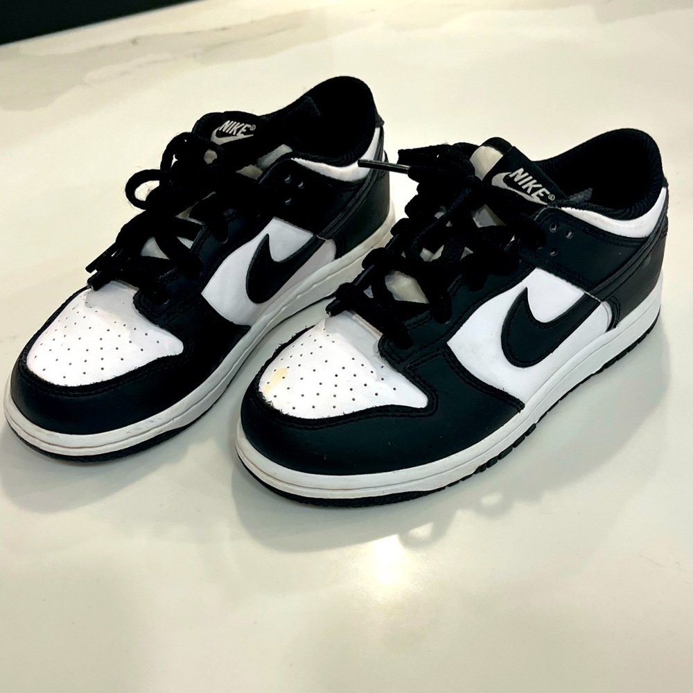 Nike Dunks black and white kids size 1